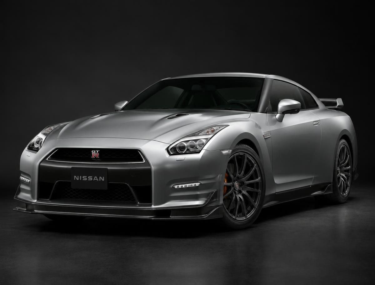 2017 Nissan GT-R Premium Edition